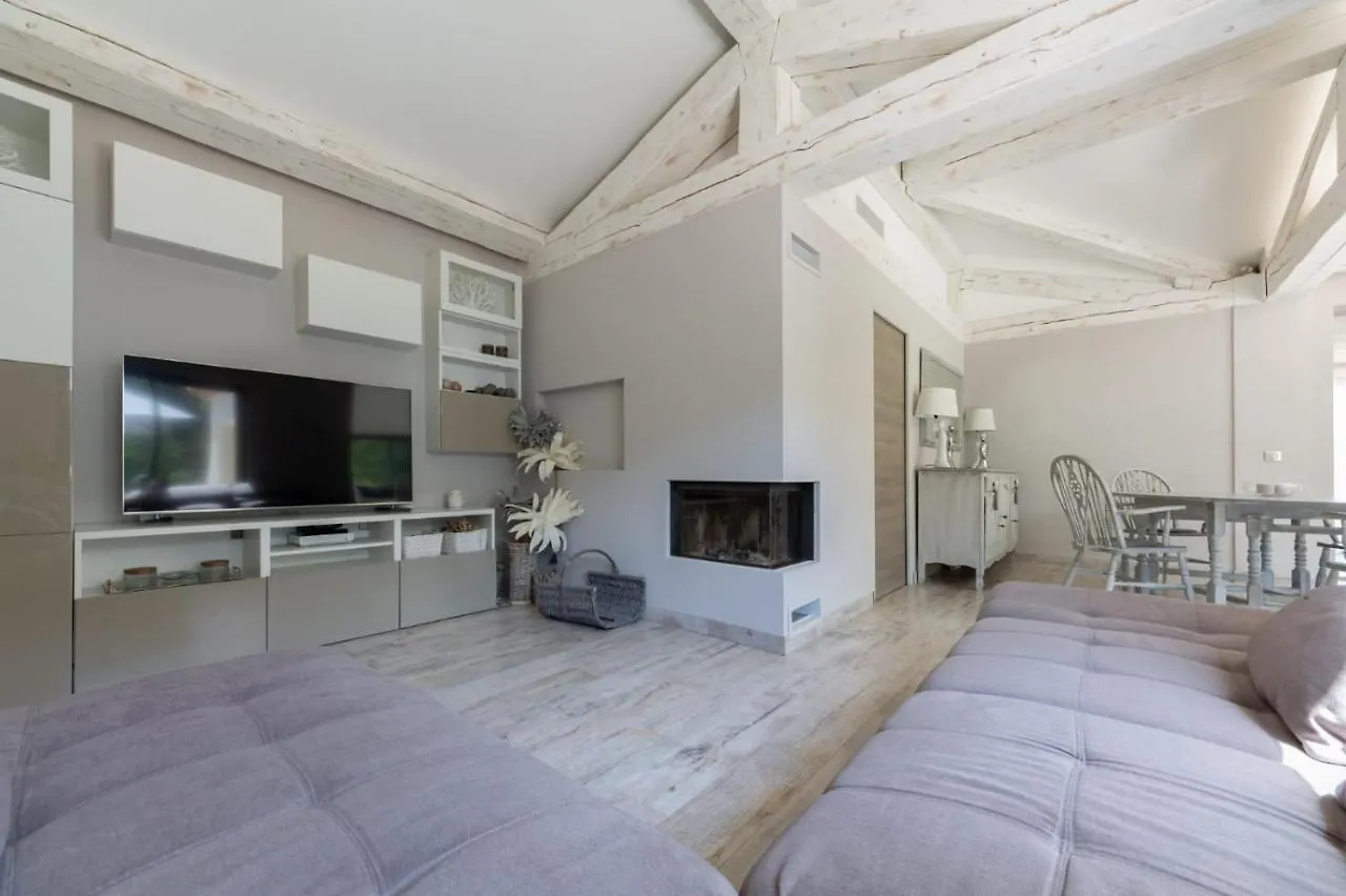 Villa Les Trois J غريمو