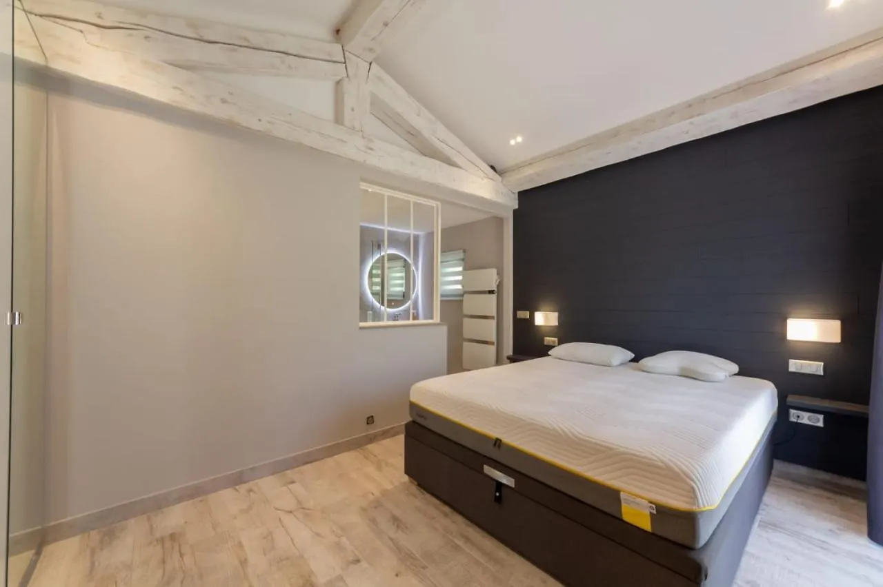 Villa Les Trois J غريمو فرنسا