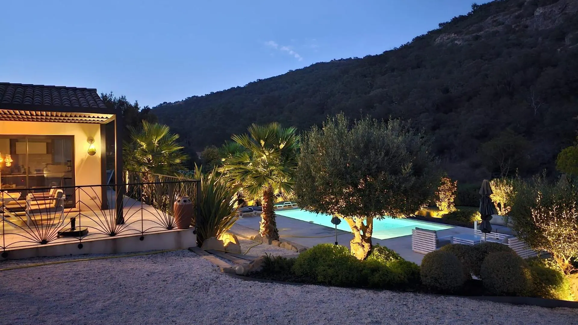 Villa Les Trois J غريمو فرنسا